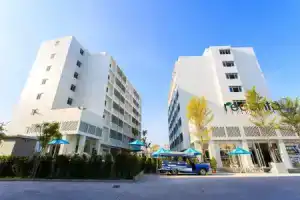 Отель «Recenta Suite Phuket Suanluang», Пхукет Таун
