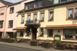 Schloßhotel Raatz, Лизер