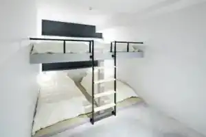 SITSURAE OSAKA Hommachi/Shinsaibashi-Kita, Сакаи