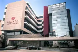 Ramada Hotel and Suites, Баку