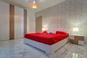 Marvellous 2 Bedroom Apartment by the Sea, Сент-Полс-Бэй
