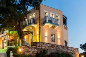 Captain's House Hotel Suites & Apartments, Панормос