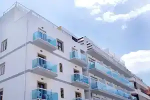 Planet Blue Hotel, Л'Аренал