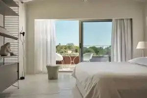 Ekies All Senses Resort, Вурвуру