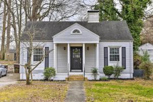 Chic & Cozy Greensboro Home, 2 Mi to Dtwn!, Гринсборо