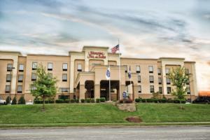 Апарт-отель «Hampton Inn & Suites East», Луисвилл
