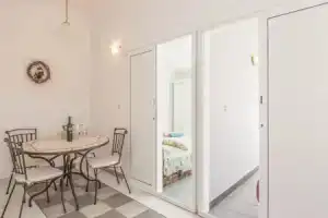 Amazing Home in Podgora with Hot Tub, WiFi & 4 Bedrooms, Игране