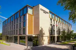 Отель «Courtyard by Marriott Edinburgh West», Эдинбург