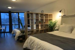 WoW Spacious loft Delft City Centre, Делфт
