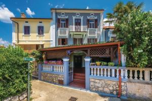 Stunning Home in Omisalj With Wifi and 4 Bedrooms, Омисаль
