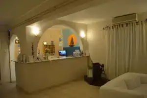 Rozos Hotel, Порто-Хели