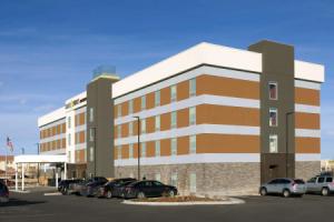 Отель «Home2 Suites by Hilton Denver International Airport», Денвер