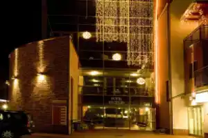 Holiday Beach Budapest Wellness Hotel with Sauna Park, Будапешт