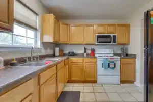 Charming Biloxi Vacation Rental Near Beach!, Билокси