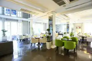 Hotel «Monarch», Эльбасан