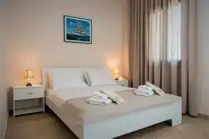 So Nice Hotel, Маратокампос