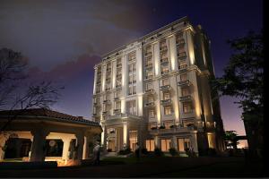 Ninh Binh Hidden Charm Hotel & Resort, Нинь Бинь