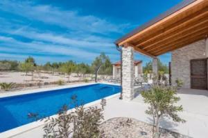 Malu Dream, Остров Крапань