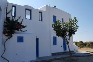 Petroto Abodes, Айя-Анна