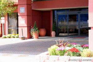 Отель «Hampton Inn Boston Logan Airport», Бостон