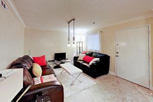New Listing! Family W/ Resort Amenities 2 Bedroom Condo, Хилтон Хед Айленд