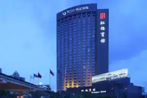 Отель «Golden Tulip Shanghai Rainbow», Шанхай