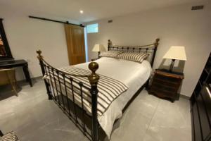 Amity. Exclusive poolside garden apartment, Сарла-ла-Канеда