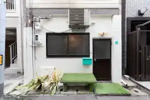 Tonarino Hostel, Кобе