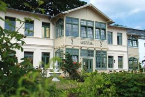Villa und Haus Flora, Херингсдорф
