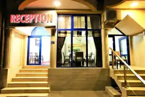 Hotel «Pejton», Приштина