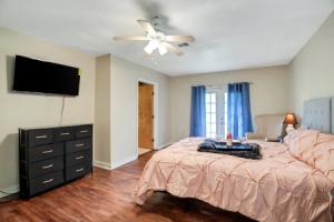 Spacious 5 Beds 3 Bath Home 7 Minutes From Lsu 3 Bedroom Home by Redawning, Батон-Руж