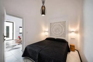 Stunning Villa, Private hot tub in Thera Santorini, Фира