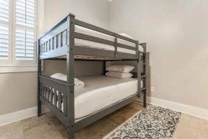 Modern 3BR Condo With Pool, Новый Орлеан