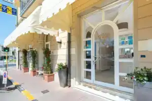 Hotel «La Pace», Виареджио