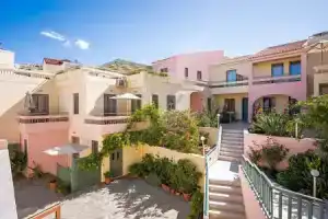 Mistrali Suites And Apartments, Каливес