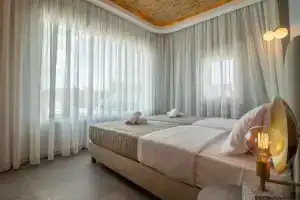 Briki Suites, Калифея