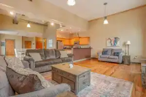 The Downtown Brick Loft, Фейетвилл