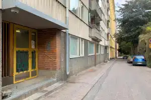 WeHost Spacious Traveller’s HQ Above Metro @Vilhonvuorenkuja 16, Хельсинки