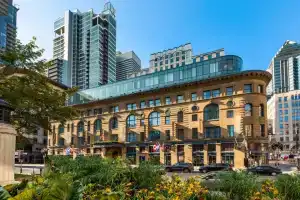 Hotel Birks Montreal, Монреаль
