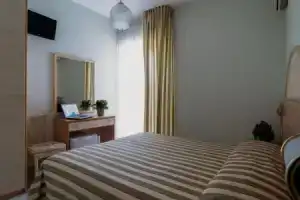 Hotel «Jollino», Пинето