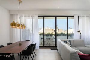 Stylish 1BR APT with Terrace, Марсаскала