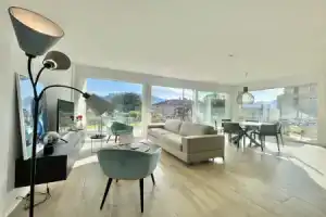 Modern House Apartments, Менаджо