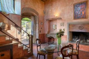 Torre Al Poggio 8 in Calenzano, Сесто-Фьорентино