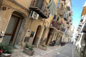 Vitrani's house apartments Cefalù, Чефалу