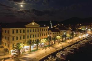 Nice Apartment in Vela Luka With Wifi and 2 Bedrooms, Вела Лука