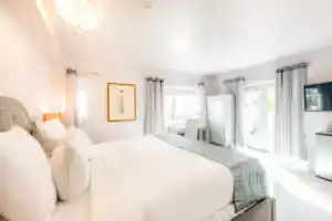 Отель «Secret Garden Miami Beach», Майами Бич