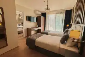 Biliris Otel, Акчаабат