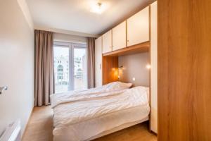 Apartment in Koksijde With Sea View, Коксид
