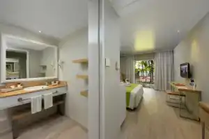Mauricia Beachcomber Resort & Spa, Гранд Бай