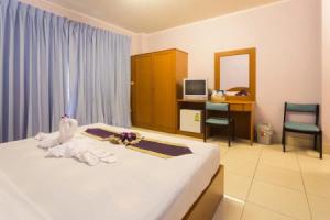 Guesthouse Belvedere - Room for 2 Near Patong Beach, Wifi and Ac, Патонг